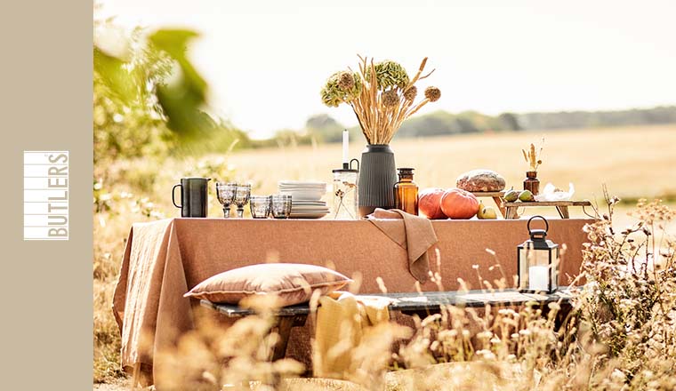 Őszi otthon, meleg fogadtatás, Butlers